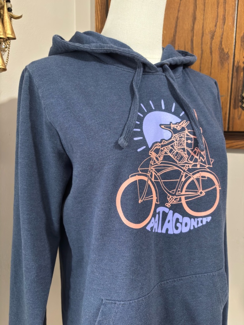 Patagonia Blue Long Sleeve Hooded Pullover Shirt Size Med Lavender Bike Graphic - Picture 2 of 16
